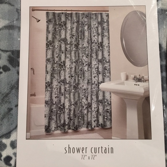 NWT STOREHOUSE Spotted print shower curtain - - Picture 1 of 6